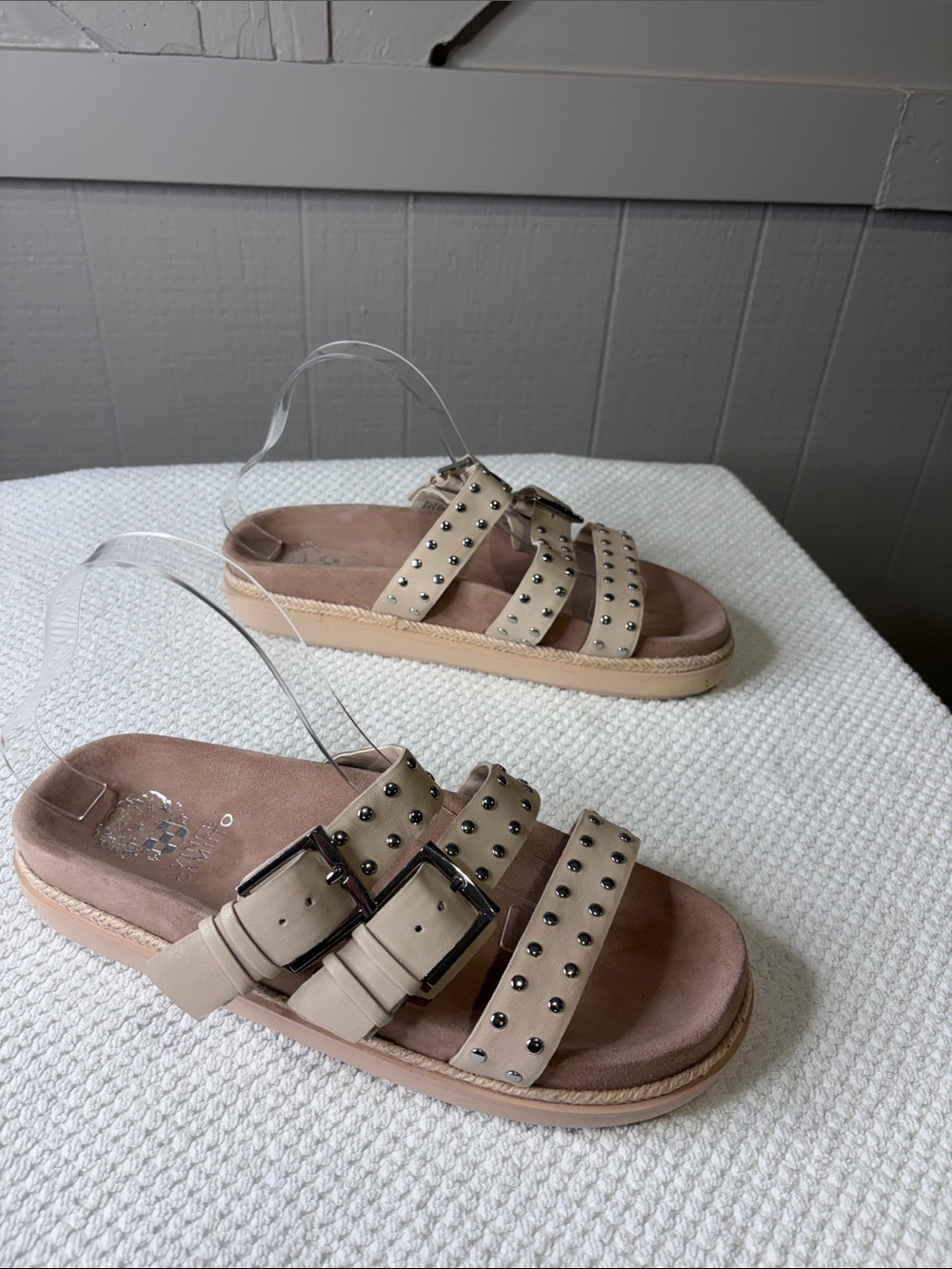 Vince Camuto Ciandra Studded Slide Sandals Sago Beige Buckle Flat Sz 10 - Picture 8 of 10